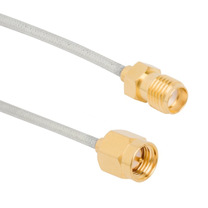 SMA-Steckverbinder an einem 0,085-Zoll-flexiblen Kabel